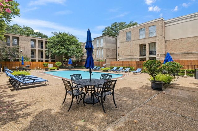 4641 Wild Indigo Street 433, Houston, TX 77027