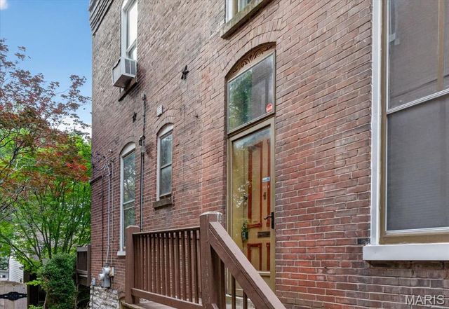 2416 S 13th Street A, St Louis, MO 63104