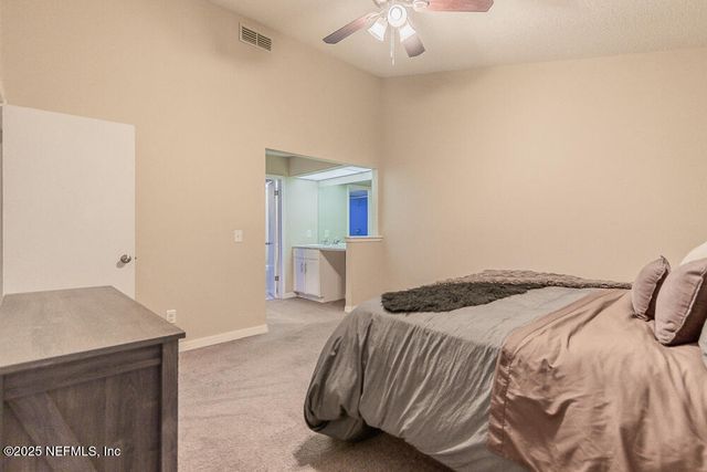 11060 WANDERING OAKS Drive, Jacksonville, FL 32257