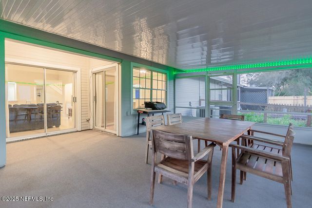 11060 WANDERING OAKS Drive, Jacksonville, FL 32257