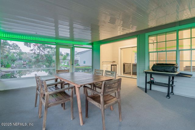 11060 WANDERING OAKS Drive, Jacksonville, FL 32257