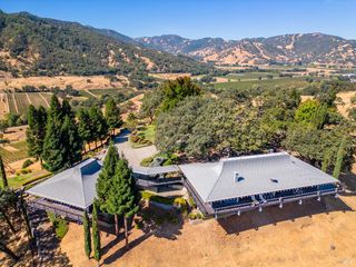 241 Henry Station Rd, Ukiah, CA 95482