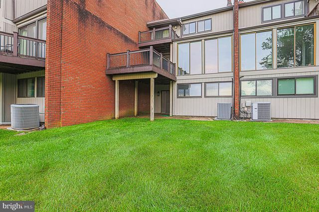 708 OLD CROSSING DR, Baltimore, MD 21208