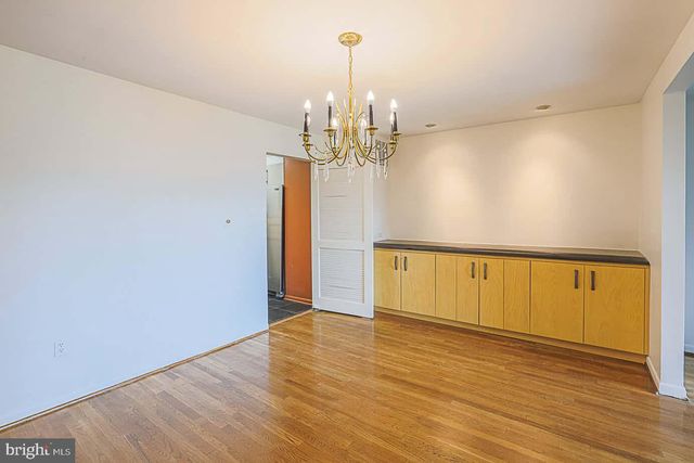 708 OLD CROSSING DR, Baltimore, MD 21208