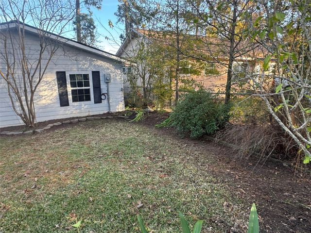 210 Willow Bend, Onalaska, TX 77360