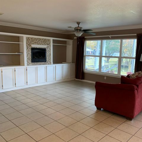 210 Willow Bend, Onalaska, TX 77360