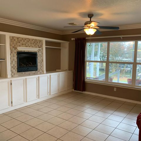 210 Willow Bend, Onalaska, TX 77360