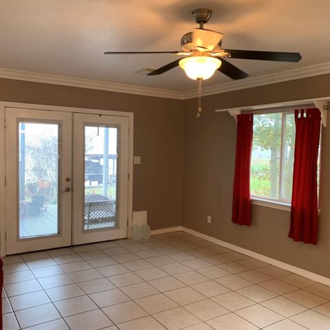 210 Willow Bend, Onalaska, TX 77360