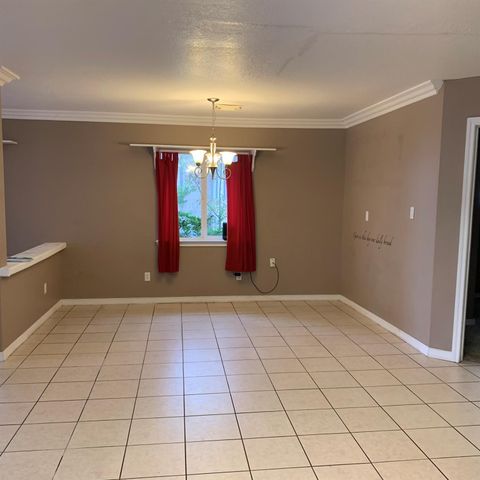 210 Willow Bend, Onalaska, TX 77360