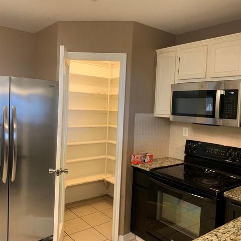 210 Willow Bend, Onalaska, TX 77360