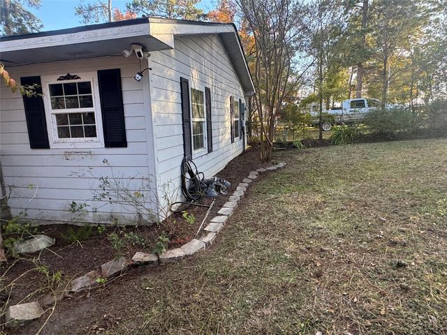 210 Willow Bend, Onalaska, TX 77360