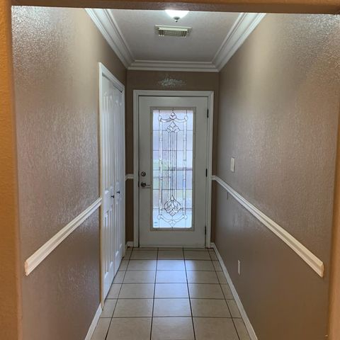 210 Willow Bend, Onalaska, TX 77360