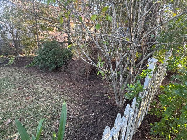 210 Willow Bend, Onalaska, TX 77360