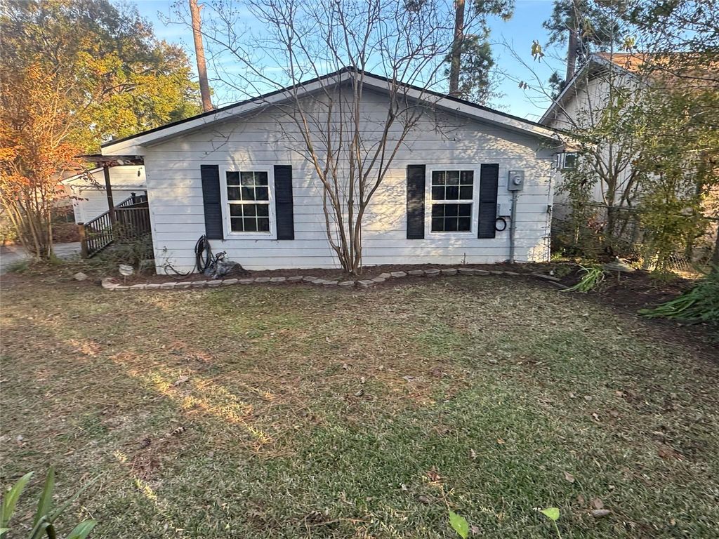 210 Willow Bend, Onalaska, TX 77360