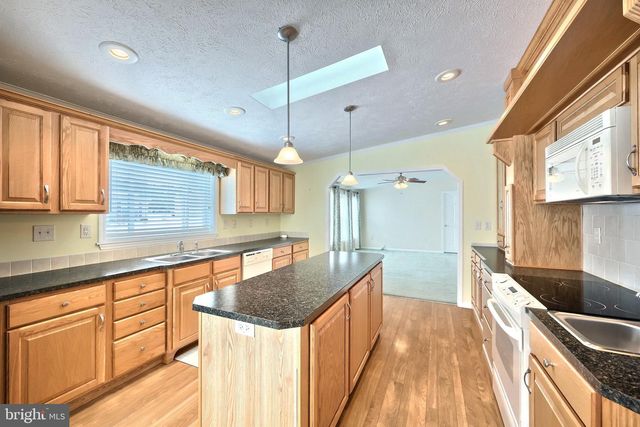 267 RUNAWAY RD, Abbottstown, PA 17301