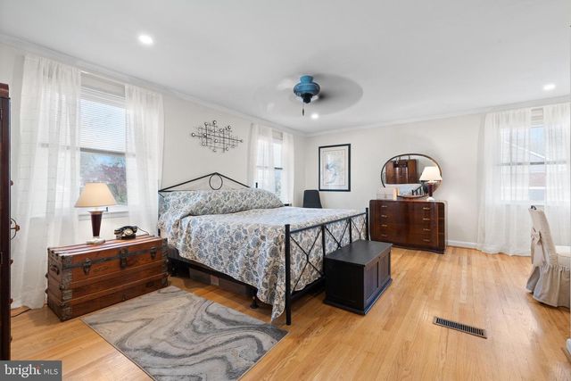 1411 SANDWOOD RD, Conshohocken, PA 19428