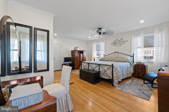 1411 SANDWOOD RD, Conshohocken, PA 19428