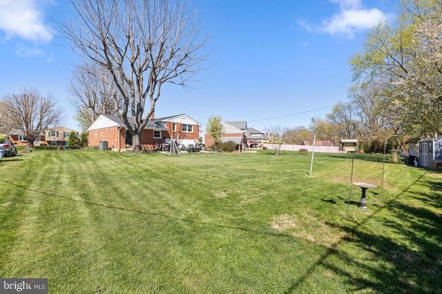 1411 SANDWOOD RD, Conshohocken, PA 19428