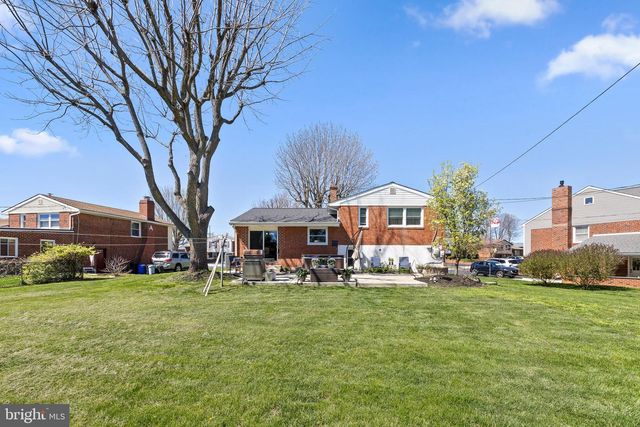 1411 SANDWOOD RD, Conshohocken, PA 19428