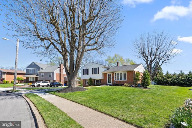 1411 SANDWOOD RD, Conshohocken, PA 19428