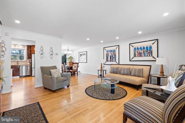 1411 SANDWOOD RD, Conshohocken, PA 19428