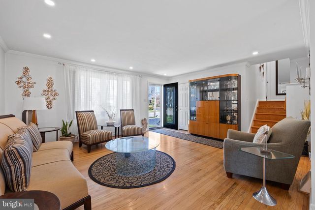 1411 SANDWOOD RD, Conshohocken, PA 19428