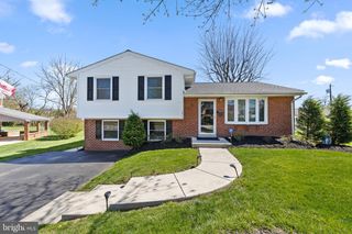 1411 SANDWOOD RD, Conshohocken, PA 19428