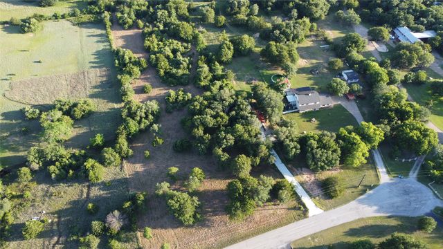 8005 Vista Lago Street, Azle, TX 76020