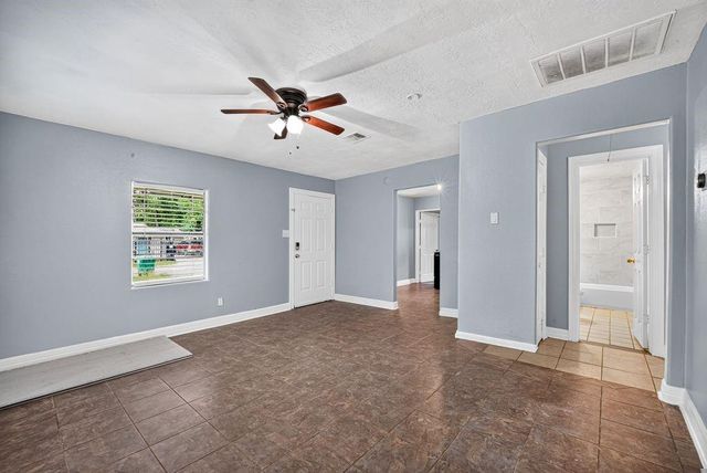 7319 Mountbatten Road, Houston, TX 77033