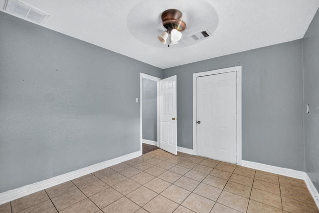 7319 Mountbatten Road, Houston, TX 77033