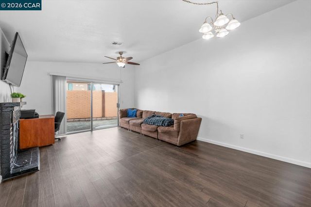 288 Cashew Ln, Oakley, CA 94561