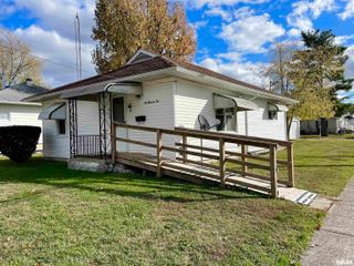 602 E MAIN Street, Christopher, IL 62822