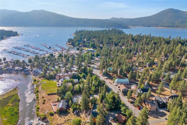 425 Castella Lane, Big Bear Lake, CA 92315
