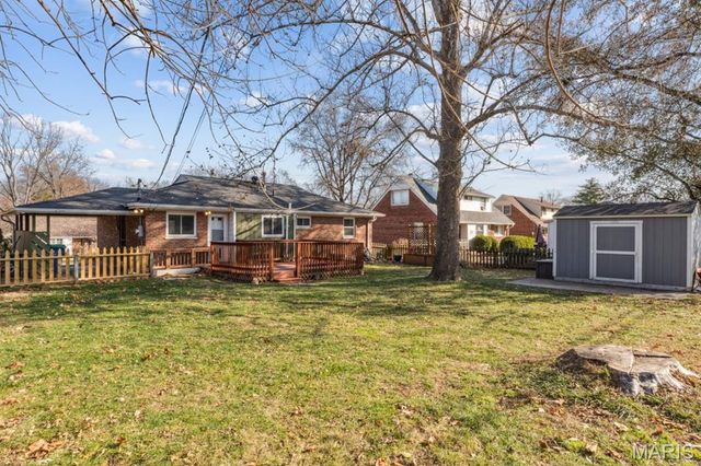 8721 Del Vista Drive, St Louis, MO 63126