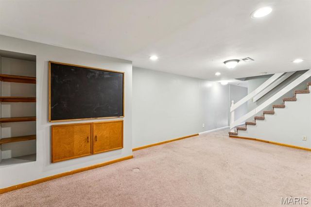 8721 Del Vista Drive, St Louis, MO 63126