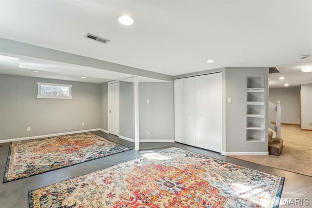 8721 Del Vista Drive, St Louis, MO 63126