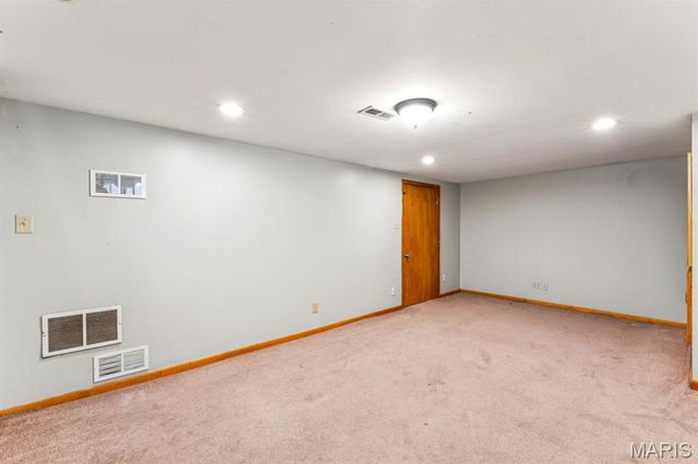 8721 Del Vista Drive, St Louis, MO 63126