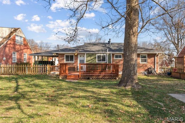 8721 Del Vista Drive, St Louis, MO 63126