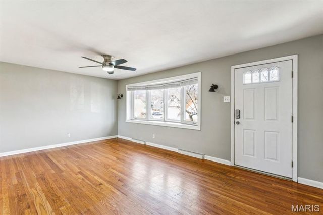 8721 Del Vista Drive, St Louis, MO 63126