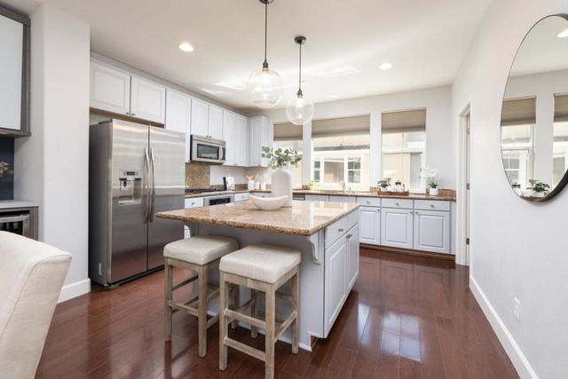 31 Bremerton Circle, Redwood City, CA 94065