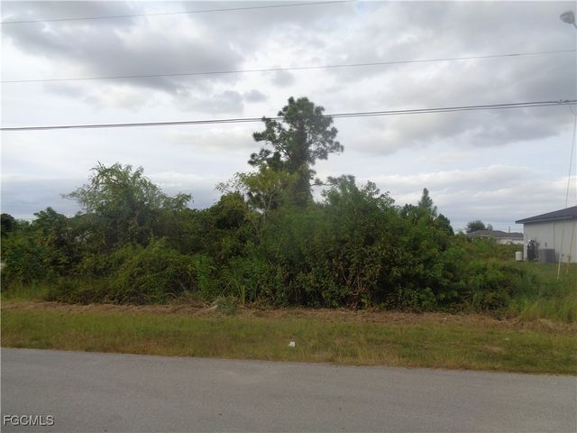 2516 31st ST SW, Lehigh Acres, FL 33976