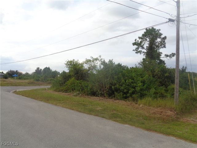 2516 31st ST SW, Lehigh Acres, FL 33976