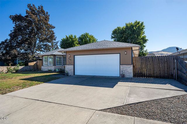 3360 Wellington Drive, Medford, OR 97504