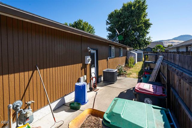 3360 Wellington Drive, Medford, OR 97504