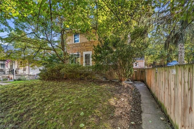 619 Garry Road, Akron, OH 44305