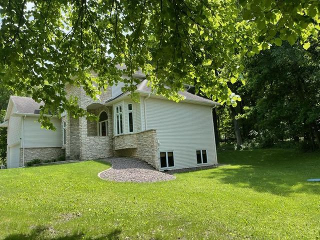 7000 Halifax Lane NW, Rochester, MN 55901