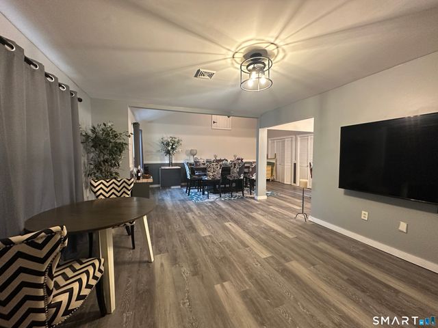 30 King Street, Wallingford, CT 06492