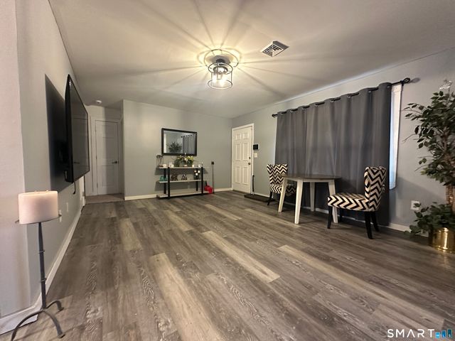 30 King Street, Wallingford, CT 06492