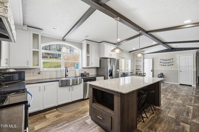 206 Southwest Wampler Avenue, Wise, VA 24293