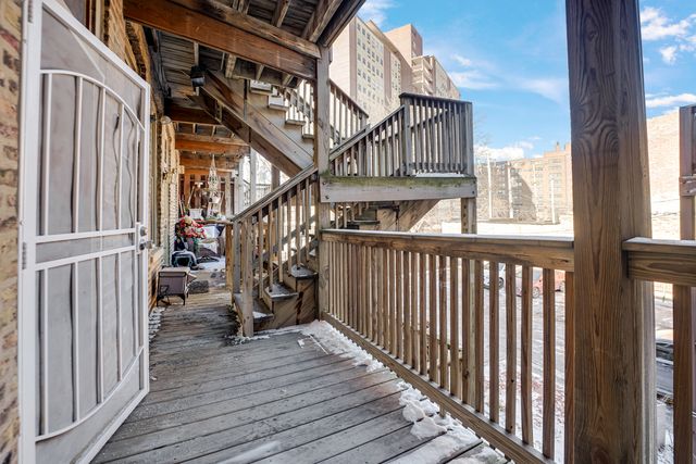 752 E 43rd Street 2E, Chicago, IL 60653